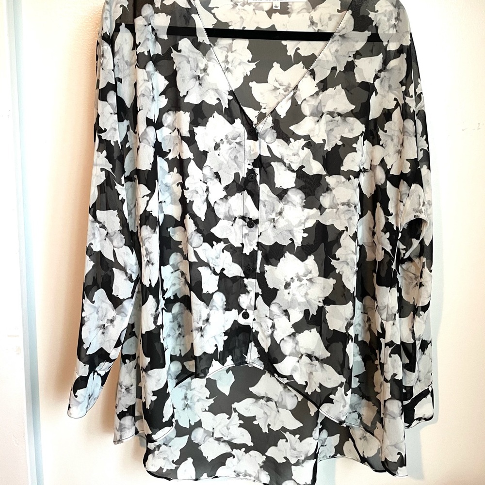 🖤RACHEL ROY sheer B&W floral blouse